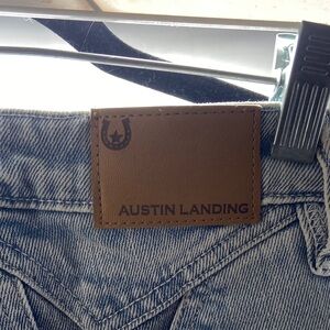 Austin Landing Women's Relaxed Jeans in Light Blue Star Design